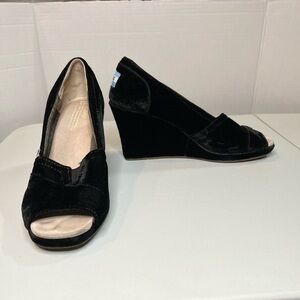 Toms Black Velvet wedge pumps, sz: 8W